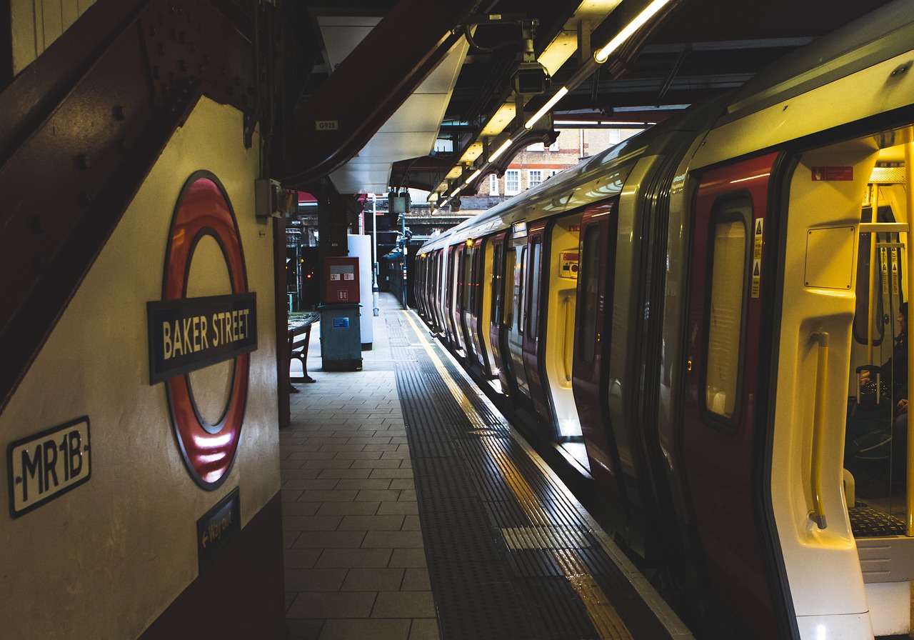 רכבת התחתית טיוב (Tube) בלונדון - כל מה שאתם צריכים לדעת!